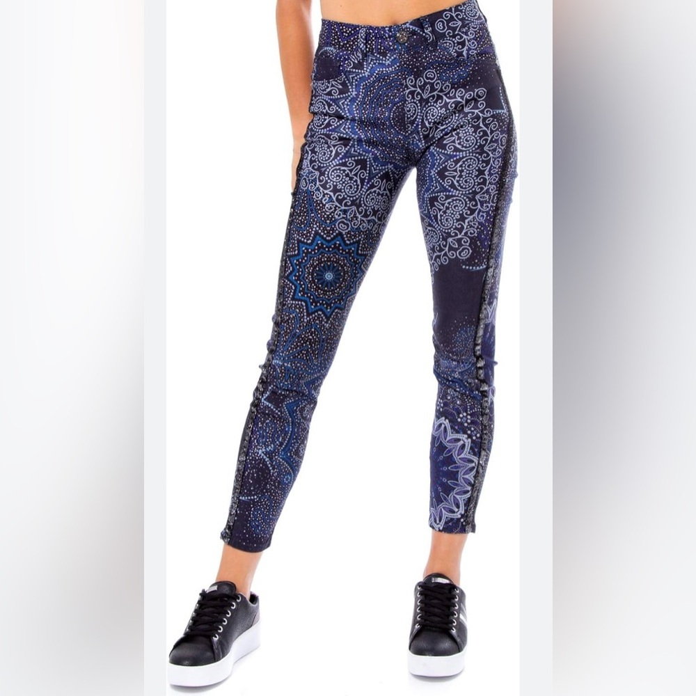 Desigual Navy and White Patterned Cropped Jean Size 40